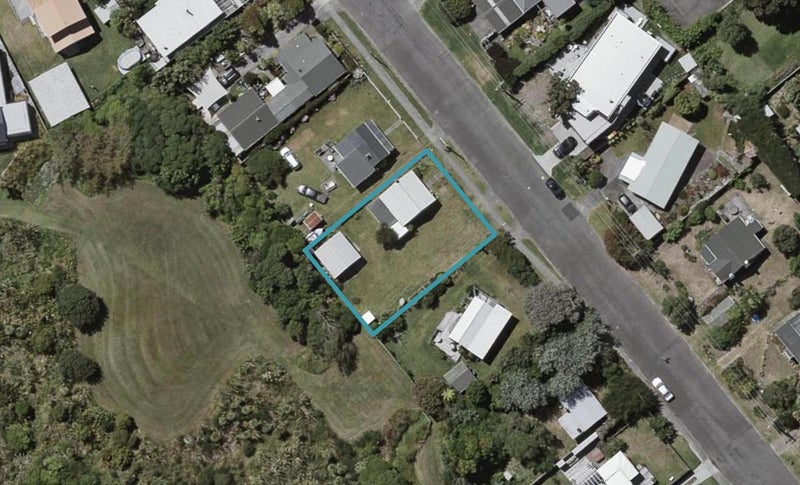 28 Waimea Road, Waikanae Beach, Waikanae - Carousel 1