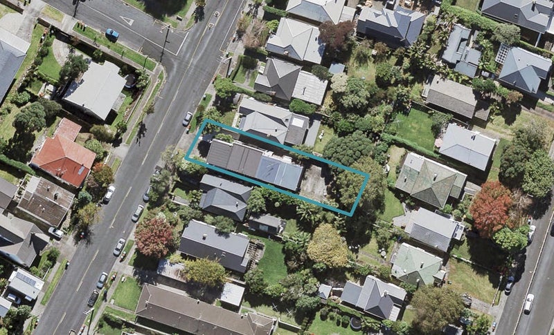 1/19 Mountain View Road, Western Springs, Auckland - Carousel 1