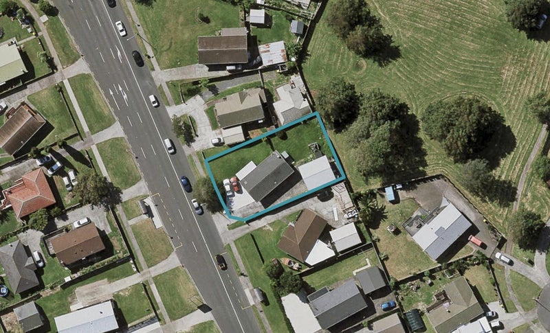 55 Hollyford Drive, Clover Park, Auckland - Carousel 1