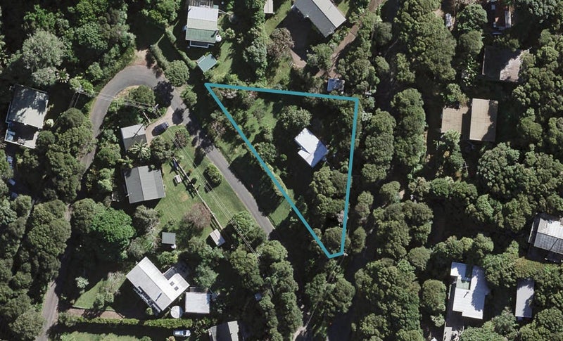 2 Valley Road, Omiha, Waiheke Island - Carousel 1