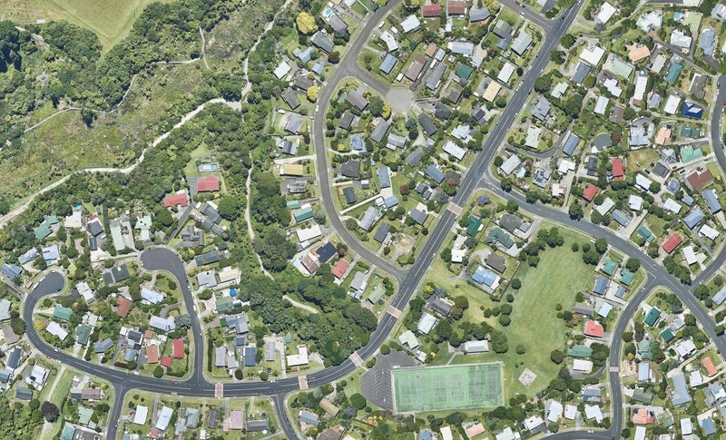 31 Cumberland Crescent, Welcome Bay, Tauranga - Carousel 1