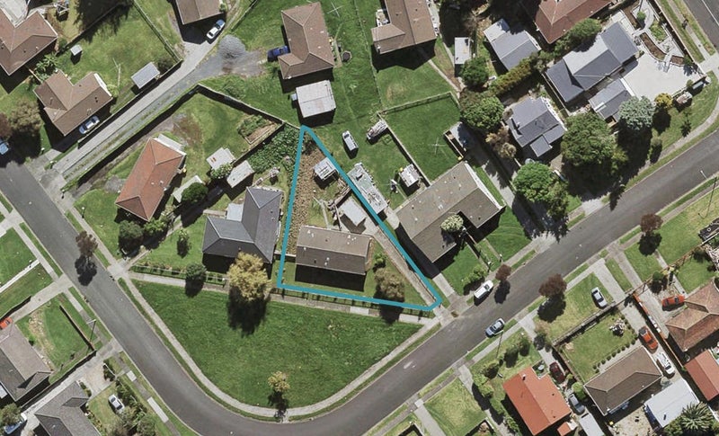 9 Molesworth Place, Mangere, Auckland - Carousel 1