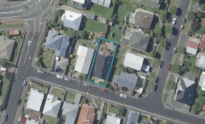 7 Forbes Street, Balaclava, Dunedin - Carousel 1