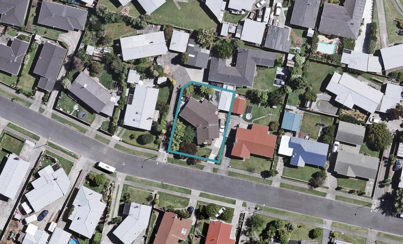 15 Frickleton Street, Taradale, Napier - Carousel 1