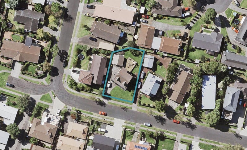 41 Glennandrew Drive, Half Moon Bay, Auckland - Carousel 1