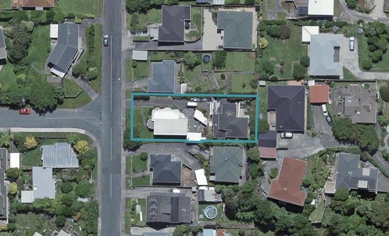 7A Roy Street, Tawa, Wellington - Carousel 1