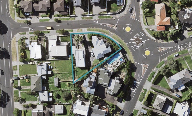 2/3 Tokomaru Street, Orakei, Auckland - Carousel 1