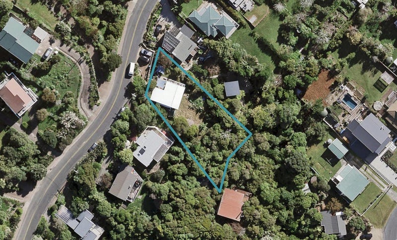 12 Church Bay Road, Oneroa, Waiheke Island - Carousel 1