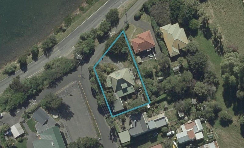 72 Greig Street, Broad Bay, Dunedin - Carousel 1