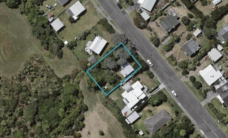 32 Waimea Road, Waikanae Beach, Waikanae - Carousel 1
