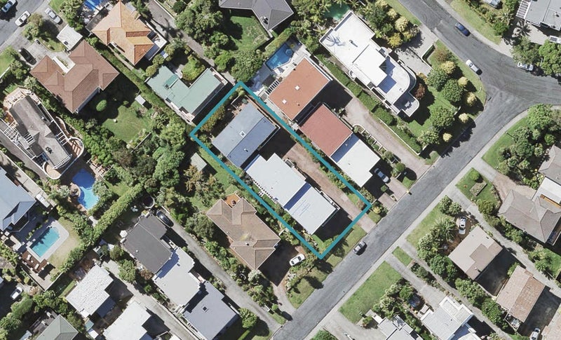 3/5 Marama Street, Castor Bay, Auckland - Carousel 1