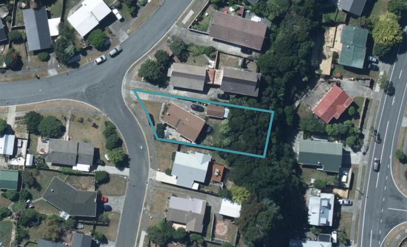 1 Parkinson Close, Whitby, Porirua - Carousel 1