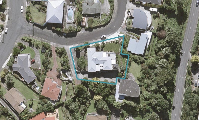 6 Catherine Crescent, Moturoa, New Plymouth - Carousel 1