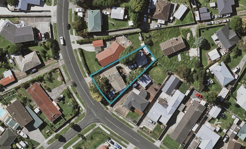 52 Edgewater Drive, Pakuranga, Auckland - Carousel 1