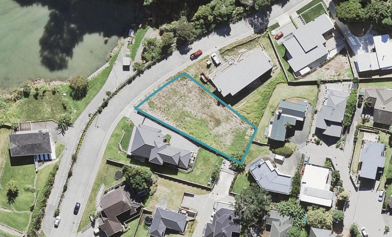 7 Moller Street, Beach Haven, Auckland - Carousel 1