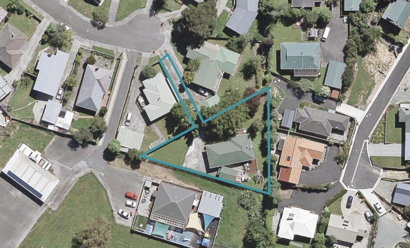 8 Prestige Place, Maoribank, Upper Hutt - Carousel 1