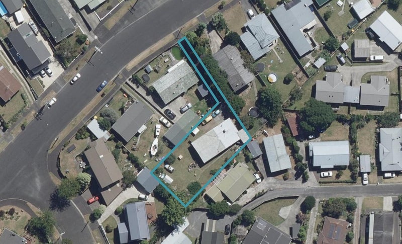 13 Fitzroy Avenue, Fitzroy, Hamilton - Carousel 1