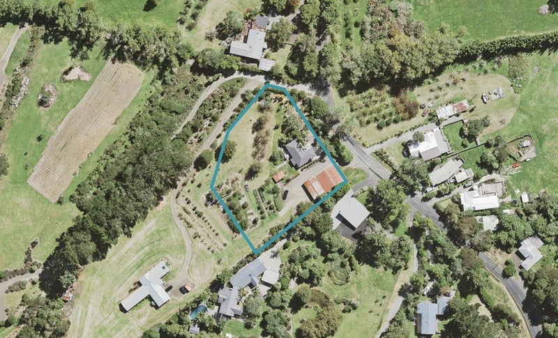 95 Shaw Road, Oratia, Auckland - Carousel 1