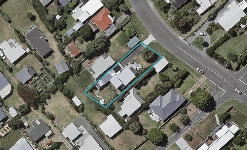 12 Te Moana Road, Waikanae Beach, Waikanae - Carousel 1