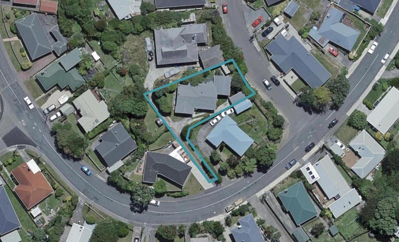 35 Catherine Crescent, Paparangi, Wellington - Carousel 1