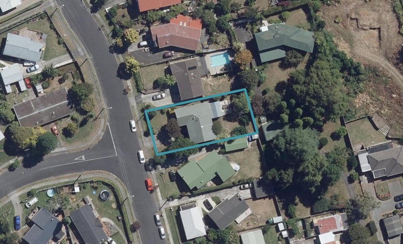 8 Lancewood Avenue, Melville, Hamilton - Carousel 1