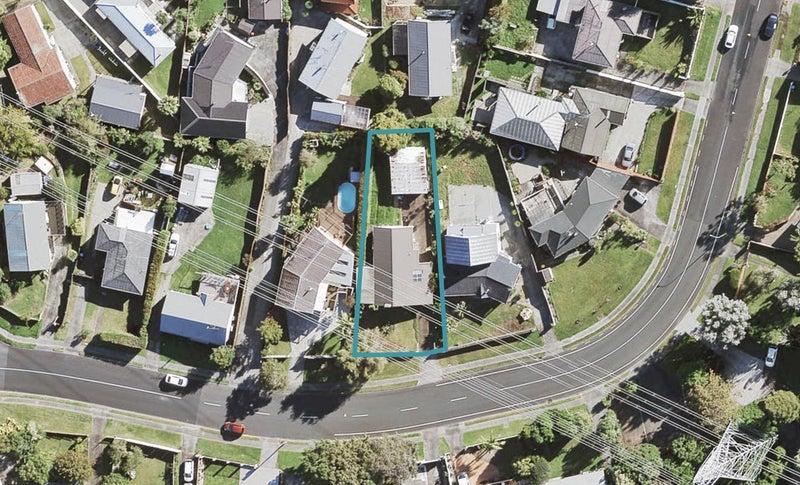 51 Canberra Avenue, Lynfield, Auckland - Carousel 1