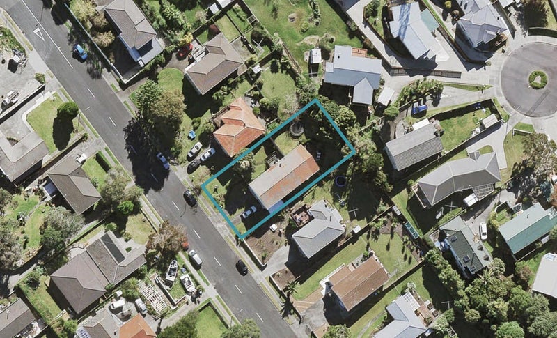 8 Athenic Avenue, Lynfield, Auckland - Carousel 1