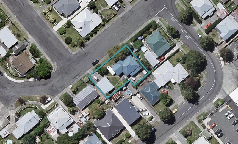 202 Lovedale Road, Saint Leonards, Hastings - Carousel 1