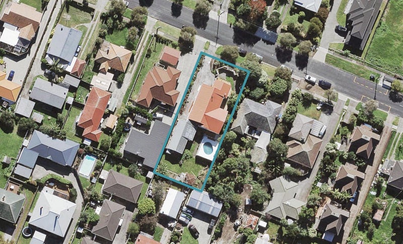 30 Miro Street, New Lynn, Auckland - Carousel 1
