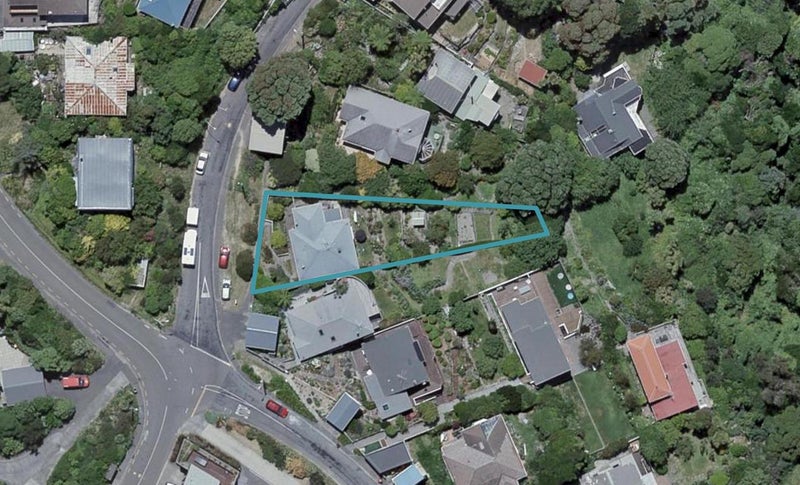 4 Napier Street, Karaka Bays, Wellington - Carousel 1