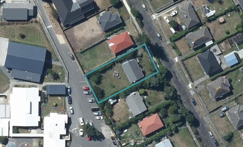 10 Waiuta Street, Titahi Bay, Porirua - Carousel 1