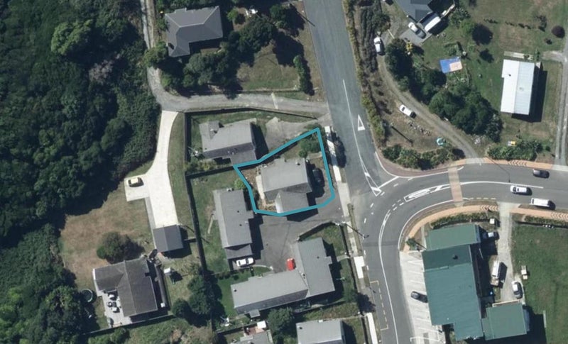 66 Takapuwahia Drive, Takapuwahia, Porirua - Carousel 1