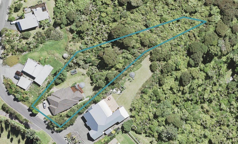 5 Bendalls Lane, Oratia, Auckland - Carousel 1