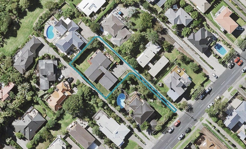 72 Aberdeen Road, Campbells Bay, Auckland - Carousel 1