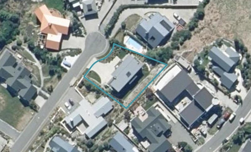 6 Elizabeth Place, Kelvin Heights, Queenstown - Carousel 1