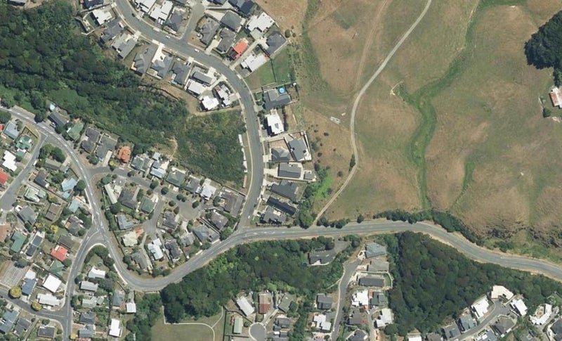 8 Mo Street, Camborne, Porirua - Carousel 1
