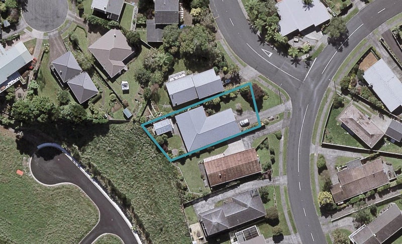 32 Wesley Avenue, Frankleigh Park, New Plymouth - Carousel 1