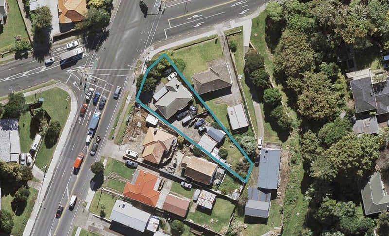 2 Mckenzie Road, Mangere Bridge, Auckland - Carousel 1