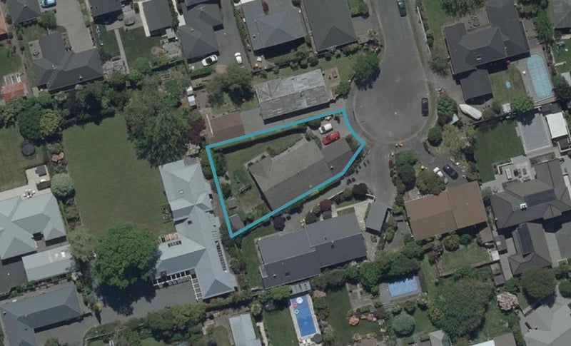 8 Ladbrokes Place, Fendalton, Christchurch - Carousel 1