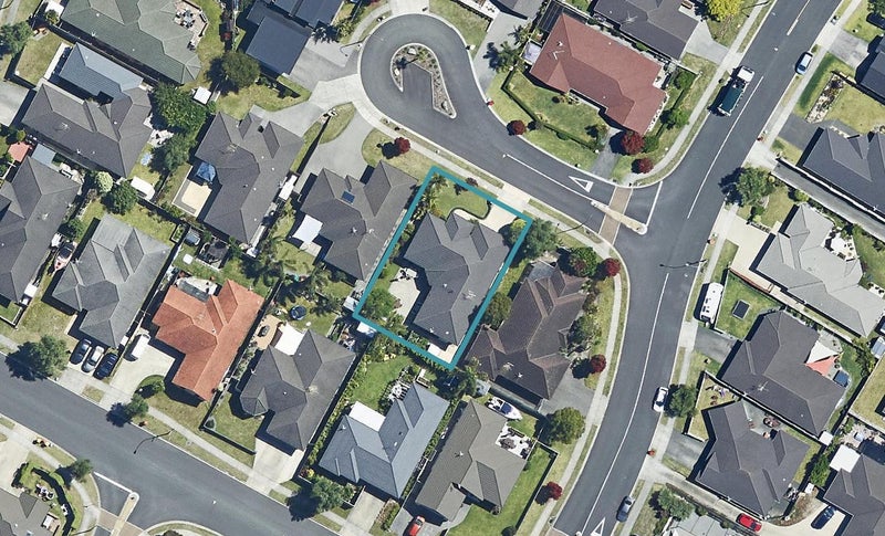 3 Emma Place, Papamoa Beach, Papamoa - Carousel 1