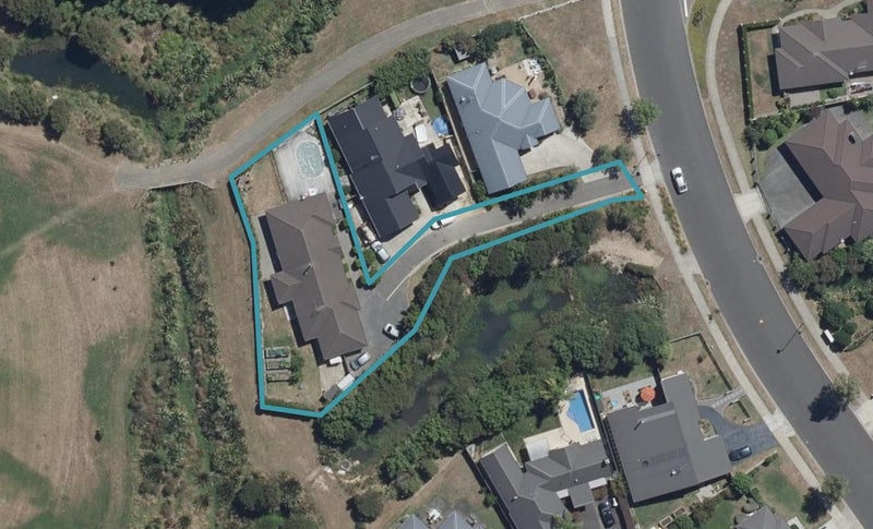 65 Barrington Drive, Huntington, Hamilton - Carousel 1