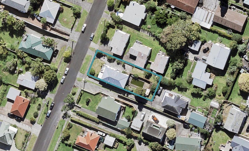 37 Koromiko Street, New Lynn, Auckland - Carousel 1
