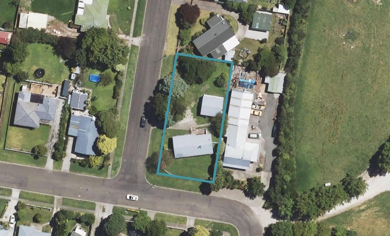 1 Newton Street, Outer Kaiti, Gisborne - Carousel 1