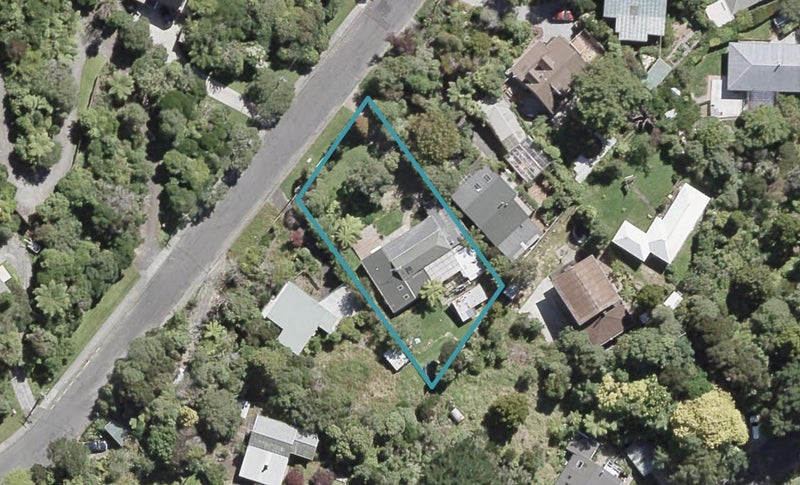 9 Wyndham Road, Pinehaven, Upper Hutt - Carousel 1