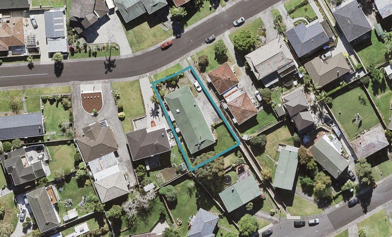 2/19 Jenelin Road, Glendene, Auckland - Carousel 1