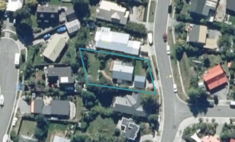 9 Cedar Drive, Kelvin Heights, Queenstown - Carousel 1