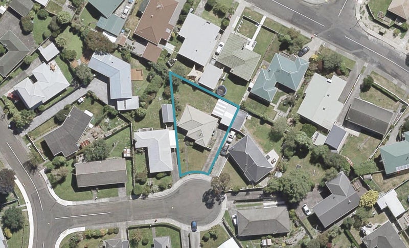 5 Tiwakawaka Grove, Heretaunga, Upper Hutt - Carousel 1