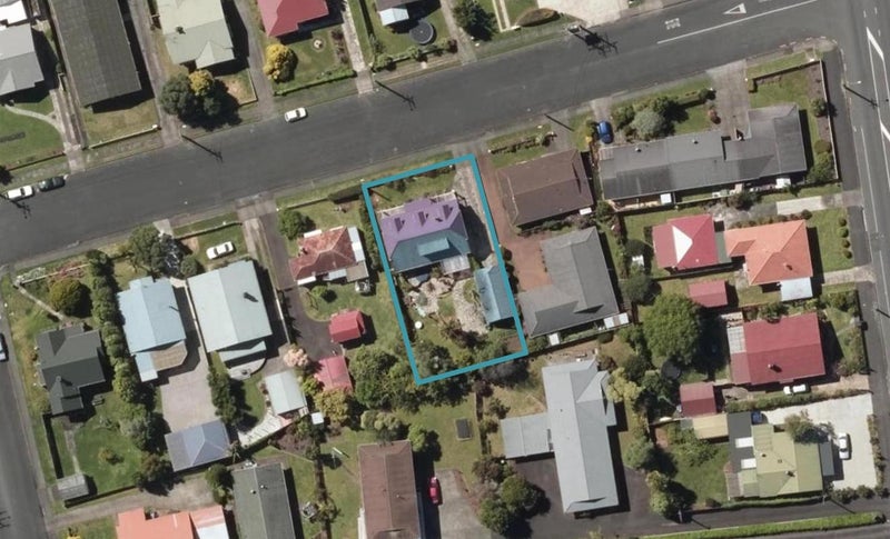 3 Dinniss Avenue, Regent, Whangarei - Carousel 1