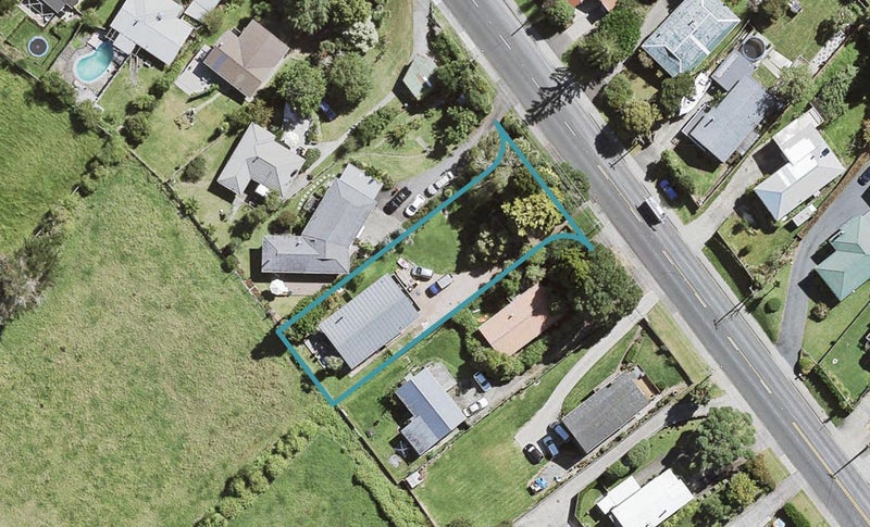 17A Pine Avenue, Henderson, Auckland - Carousel 1