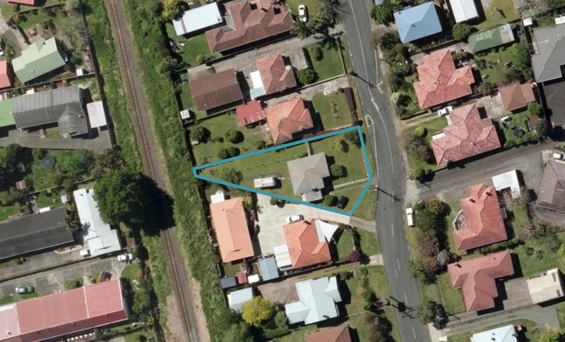 15 Islington Street, Kensington, Whangarei - Carousel 1